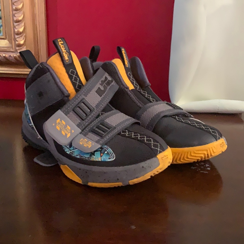 Nike LeBron Soldier XIII Basketball